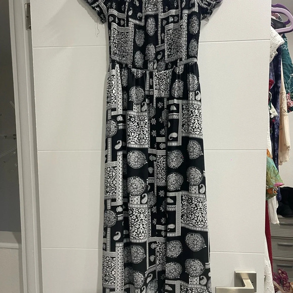 Summer dress off the shoulder worn couple of times in Great Condition - Picture 7 of 7